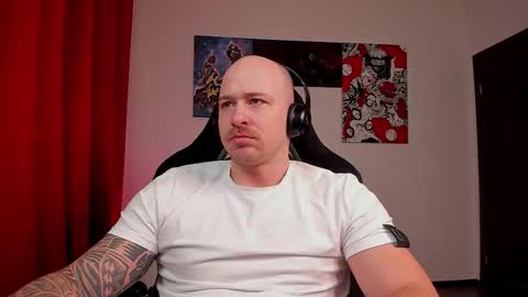 Snapshot of why_you_so_serious chatting on 02-11-26, 04:34 VI online show from 02-11-26, 04:34