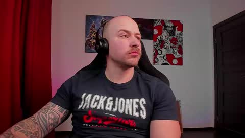 Snapshot of why_you_so_serious chatting on 02-25-26, 06:28 VI online show from 02-25-26, 06:28