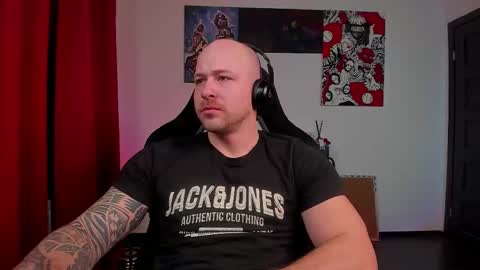 Snapshot of why_you_so_serious chatting on 02-27-26, 04:07 VI online show from 02-27-26, 04:07