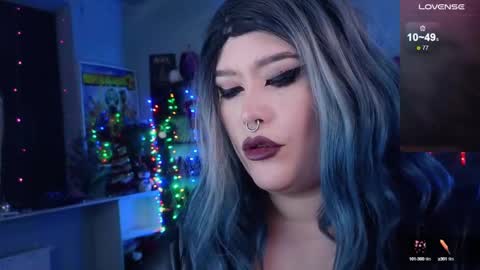 Laura  online show from 12-18-24, 05:15