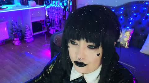 Laura  online show from 01-01-25, 08:26