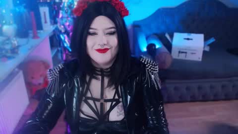 Laura  online show from 01-26-25, 09:51