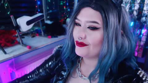 Laura  online show from 01-27-25, 05:03