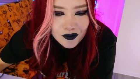 Laura  online show from 06-01-26, 09:16