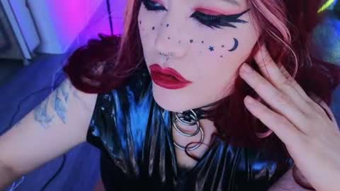 Laura  online show from 06-15-26, 08:49