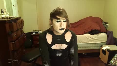 Snapshot of wienerlady chatting on 03-10-25, 02:17 Countess of Hotdogs online show from 03-10-25, 02:17