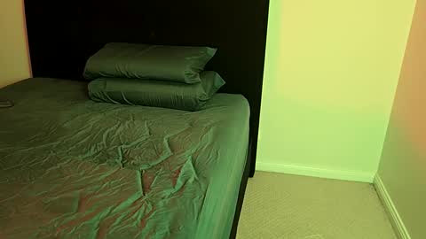 Snapshot of wifeyandhubbyfuck chatting on 03-21-26, 12:43 Wifeyandhubbyfuck online show from 03-21-26, 12:43