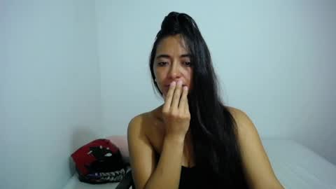 Ilauren online show from 06-17-26, 12:18