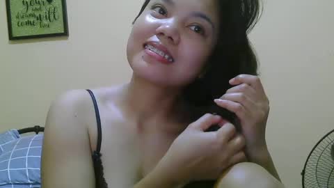 Snapshot of wildcamille chatting on 02-05-25, 03:45 camille online show from 02-05-25, 03:45