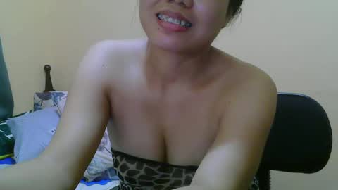 Snapshot of wildcamille chatting on 02-11-25, 03:08 camille online show from 02-11-25, 03:08