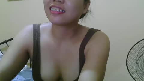 Snapshot of wildcamille chatting on 02-26-25, 01:41 camille online show from 02-26-25, 01:41