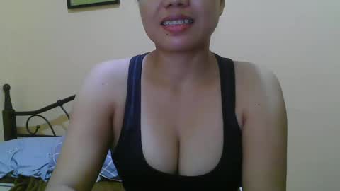 Snapshot of wildcamille chatting on 03-10-25, 02:06 camille online show from 03-10-25, 02:06