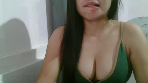 Snapshot of wildcamille chatting on 09-16-25, 12:33 camille online show from 09-16-25, 12:33