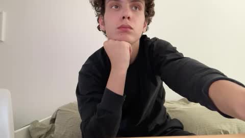 Snapshot of wilddesire18 chatting on 09-29-25, 02:00 wilddesire18 online show from 09-29-25, 02:00