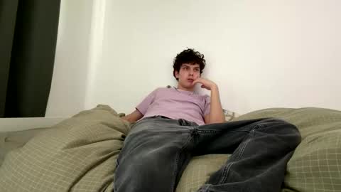 Snapshot of wilddesire18 chatting on 02-13-26, 02:02 wilddesire18 online show from 02-13-26, 02:02