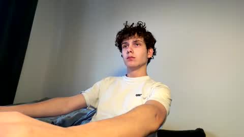 Snapshot of wilddesire18 chatting on 02-14-26, 03:42 wilddesire18 online show from 02-14-26, 03:42