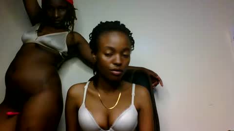 Snapshot of wildflowr chatting on 06-17-26, 08:50 wildflowr online show from 06-17-26, 08:50