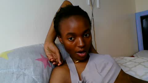 Snapshot of wildflowr chatting on 06-27-26, 12:22 wildflowr online show from 06-27-26, 12:22