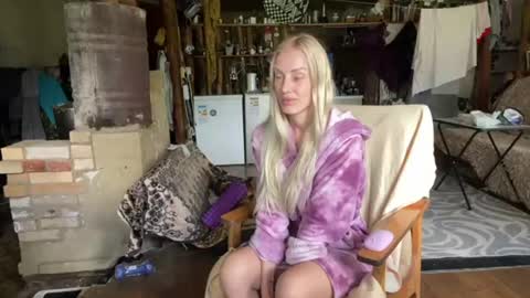 wildforestmuse  twitter online show from 06-17-26, 08:39