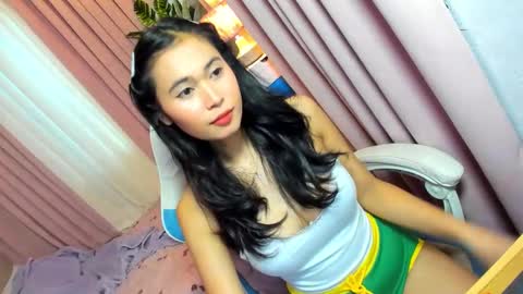 Snapshot of wildkittytrans chatting on 11-16-25, 07:47 CHRISTINE online show from 11-16-25, 07:47