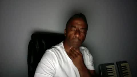 wildnight007 online show from 05-25-26, 01:33