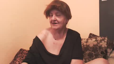 Snapshot of wildredcat chatting on 06-11-26, 06:17 WildRedCat online show from 06-11-26, 06:17