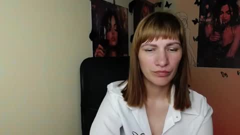 Snapshot of wildsoul8 chatting on 06-19-26, 12:31 Rosalinda online show from 06-19-26, 12:31