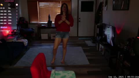 Snapshot of wildsouthernpeach chatting on 09-12-25, 01:55 Ivy online show from 09-12-25, 01:55