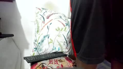 Snapshot of wilfer484725 chatting on 07-13-26, 12:19 wilfer online show from 07-13-26, 12:19