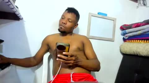 Snapshot of wilfer484725 chatting on 07-21-26, 12:35 wilfer online show from 07-21-26, 12:35