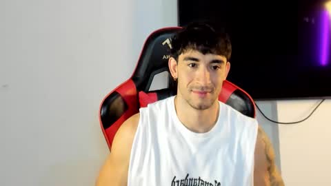 Snapshot of will_ferrari300 chatting on 02-11-26, 02:00 will_ferrari300 online show from 02-11-26, 02:00