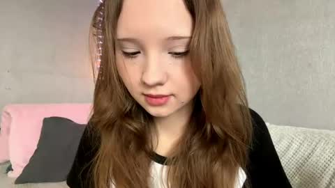 Olivia online show from 06-07-26, 03:05
