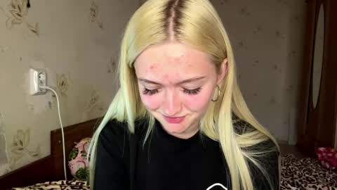 Sophia online show from 05-13-26, 03:31