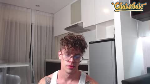 Snapshot of william_henry_a chatting on 12-12-24, 01:39 William online show from 12-12-24, 01:39