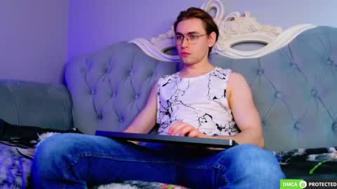 William online show from 05-13-26, 03:48