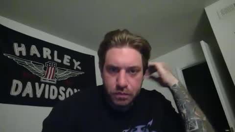 Snapshot of williegood chatting on 03-25-26, 03:45 williegood online show from 03-25-26, 03:45