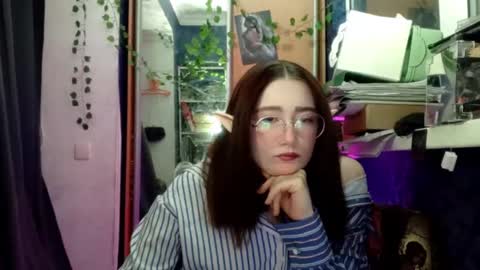 Snapshot of willodeanheitner chatting on 03-14-26, 08:36 Phoebe online show from 03-14-26, 08:36