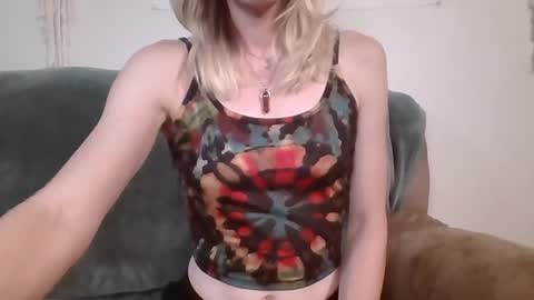 willowxo223 online show from 06-13-26, 05:05