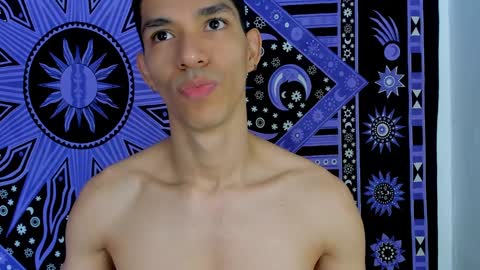 Snapshot of willy_veins chatting on 01-01-25, 01:59 willy_veins online show from 01-01-25, 01:59