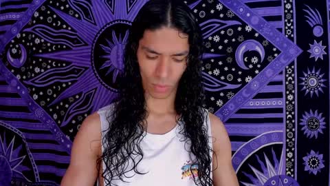 Snapshot of willy_veins chatting on 01-05-25, 01:47 willy_veins online show from 01-05-25, 01:47