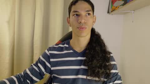 Snapshot of willy_veins chatting on 09-15-25, 01:00 willy_veins online show from 09-15-25, 01:00