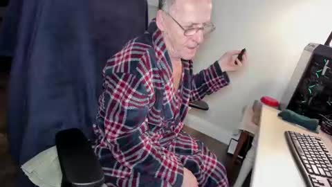 Snapshot of willyskynn chatting on 07-18-26, 03:11 WillySkynn online show from 07-18-26, 03:11