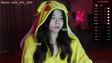 Winnie online show from 10-05-25, 03:27