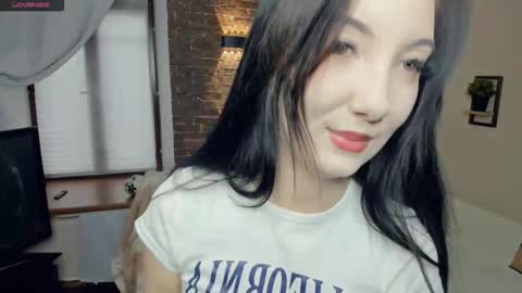 Snapshot of wine_on_lips chatting on 03-09-26, 02:21 Amalia and Mia online show from 03-09-26, 02:21