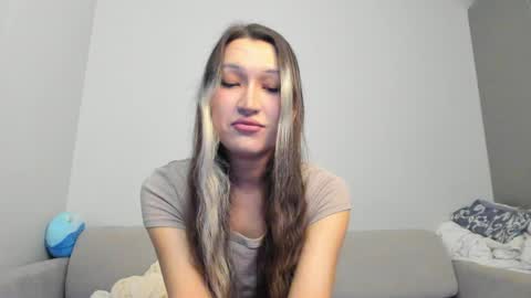 Snapshot of wiseenoughlamb chatting on 03-25-26, 07:09 Asylai but you can call me Aila online show from 03-25-26, 07:09