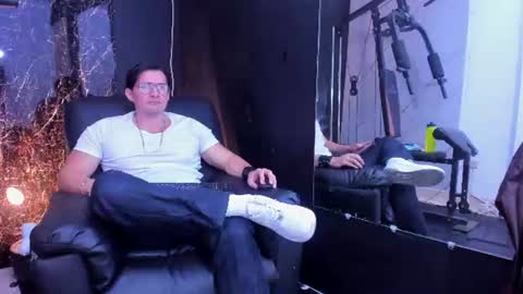 Snapshot of wiston_cox chatting on 07-21-26, 01:57 Wiston online show from 07-21-26, 01:57
