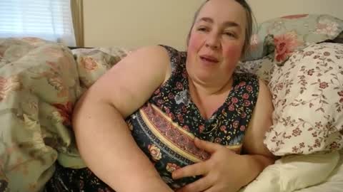 Snapshot of witchannie chatting on 02-25-25, 12:25 Annie online show from 02-25-25, 12:25