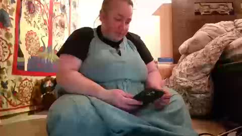 Snapshot of witchannie chatting on 10-15-25, 02:01 Annie online show from 10-15-25, 02:01