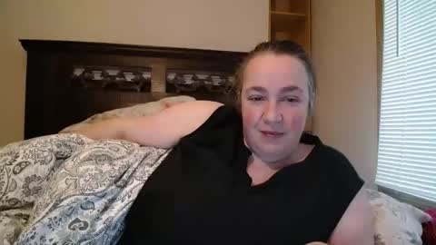 Snapshot of witchannie chatting on 10-26-25, 11:31 Annie online show from 10-26-25, 11:31