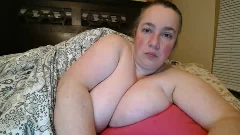 Snapshot of witchannie chatting on 10-28-25, 08:51 Annie online show from 10-28-25, 08:51